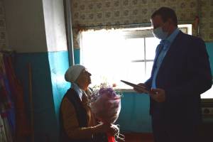 В Стародубе вдове ветерана вручили жилищный сертификат