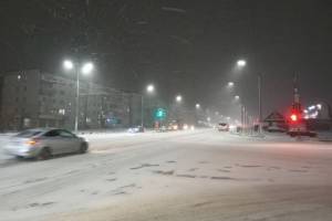 Снегопад в Брянске прибавил хлопот дорожникам