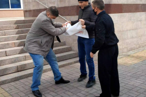 В Брянске напали на пикет против преподавателя из БГУ 