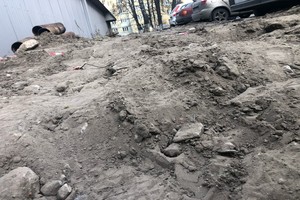 В Брянске коммунальщики разворотили двор на улице Абашева