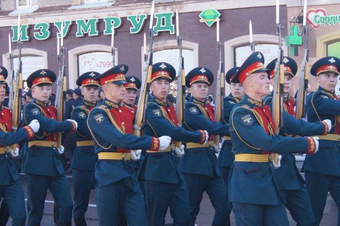Брянским военным и силовикам выплатят по 15 тысяч рублей