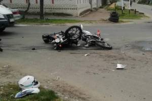 В Трубчевске 16-летний мотоциклист протаранил мопед