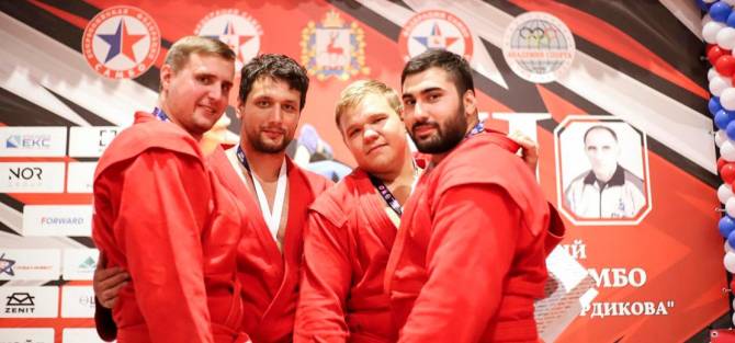 Брянские братья-самбисты Осипенко завоевали медали на турнире в Кстово