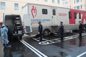 В День защиты детей больше 100 брянских полицейских сдали кровь
