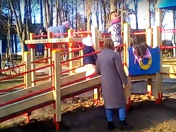 В поселке Локоть завершается благоустройство парка
