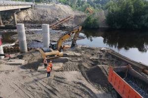 Строительство опор Литейного моста в Брянске планируют завершить к концу июля
