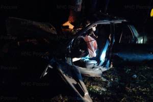 В Дятьковском районе водителя вырезали из покореженной машине