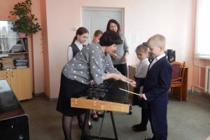 Брянские школы искусства получили новые ксилофоны