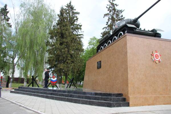 В Почепе после капремонта открыли памятник «Танк Т-34»