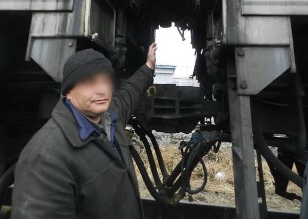 В Брянске трое железнодорожников украли радиаторы с локомотива