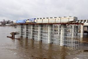 В Брянске из-за половодья отложено возведение новых пролетов Славянского моста