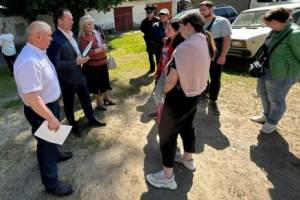 В Брянске заммэра Сергей Антошин встретился с жильцами пострадавшей от взрыва двухэтажки