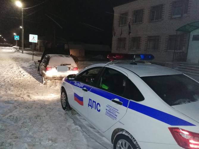 В брянском посёлке Климово поймали пьяного водителя Volkswagen