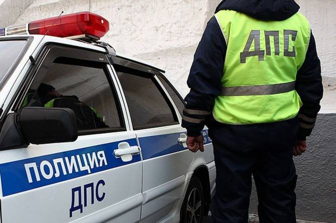 В Брянске за двое суток на нарушения попались 32 маршрутчика и 19 таксистов