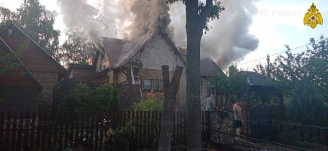 В брянском посёлке Большое Полпино сгорел жилой дом