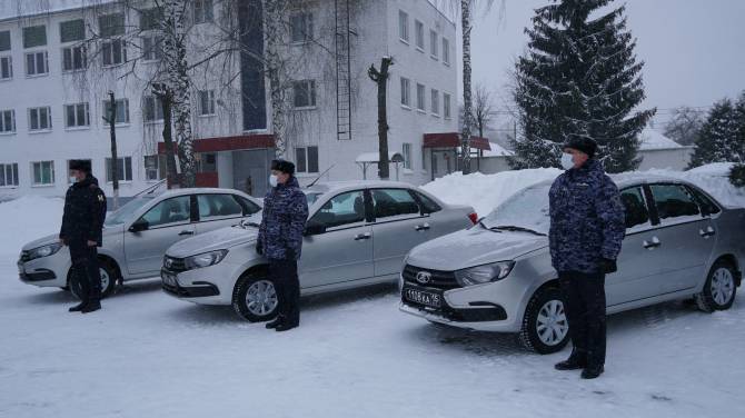 Брянские росгвардейцы получили три новых автомобиля
