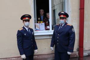 Главный брянский следователь вручил медали ветеранам Великой Отечественной
