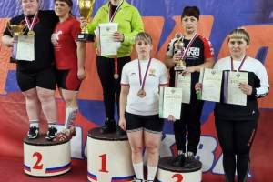 Брянские девушки стали третьими на чемпионате России по пауэрлифтингу