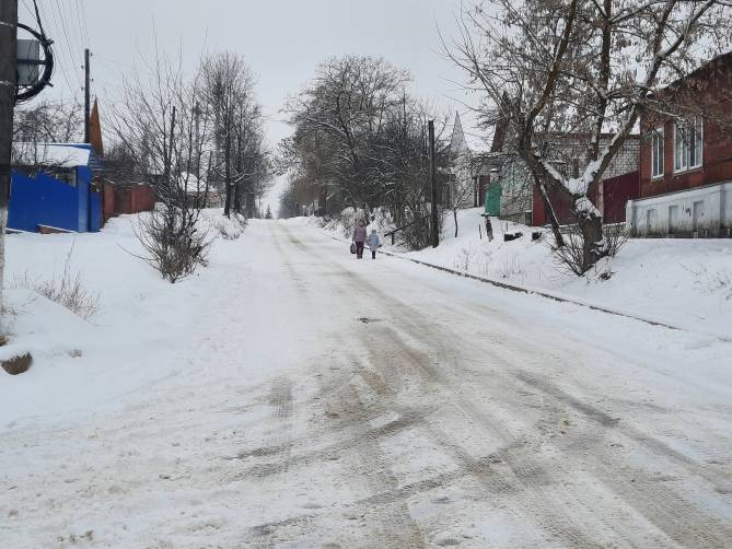 Суражских чиновников наказали за отсутствие тротуаров по улице Садовой