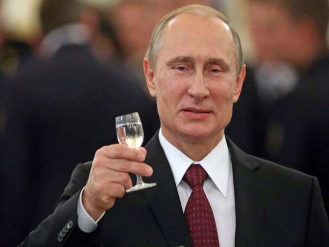 В декабре Путин поздравит 240 брянских долгожителей