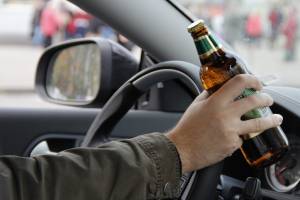 В Брянске пьяный работник автосервиса угнал машину клиента