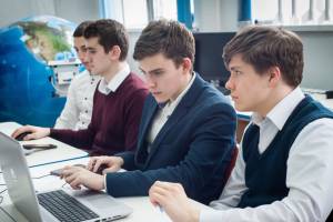 В Брянской области еще 48 школ смогут развивать цифровые технологии
