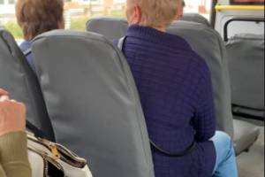 Пассажиров автобуса в Клинцах перепугали контролеры без масок