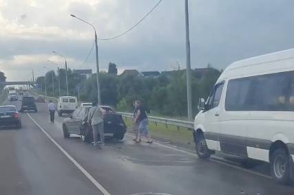 Автоавария под Брянском парализовала движение на объездной 