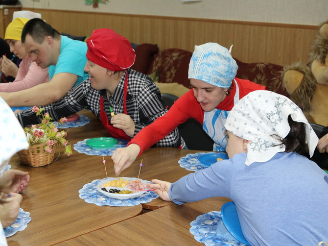 В Брянске прошел кулинарный конкурс среди детей-инвалидов
