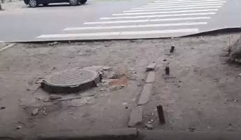 В Брянске у ДК Железнодорожников пешеходов поджидает опасная ловушка