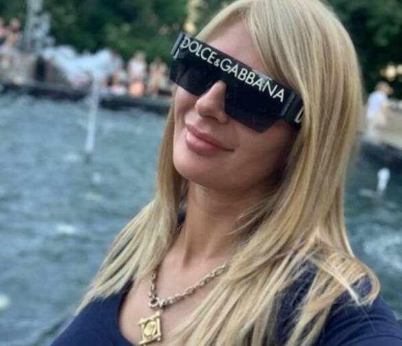 Хозяйка брянского салона красоты Сивакова после скандала выплатила долги работникам