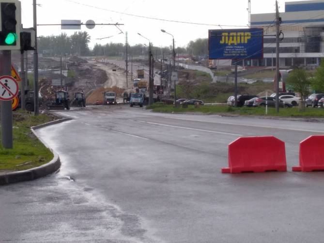 В Брянске водители прорвались на строящуюся дорогу на Объездной