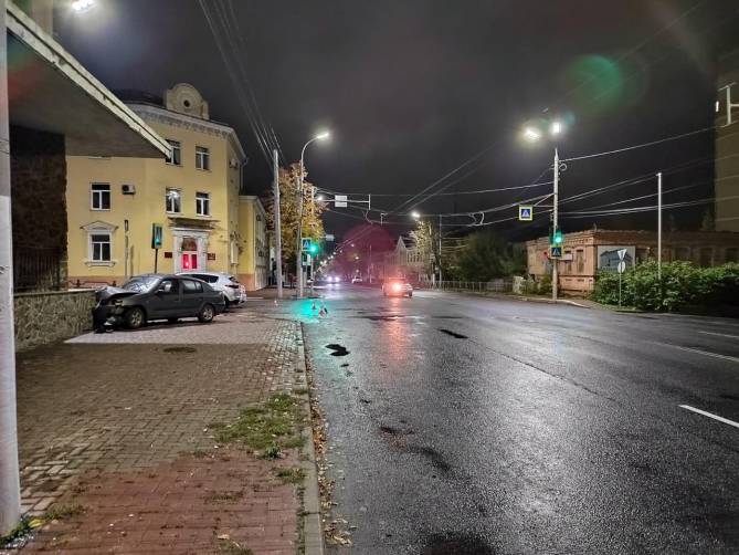 В Брянске водитель Renault врезался в Kia и сломал нос пассажирке