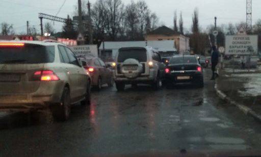 В Брянске на переезде на улице Почтовой произошло ДТП