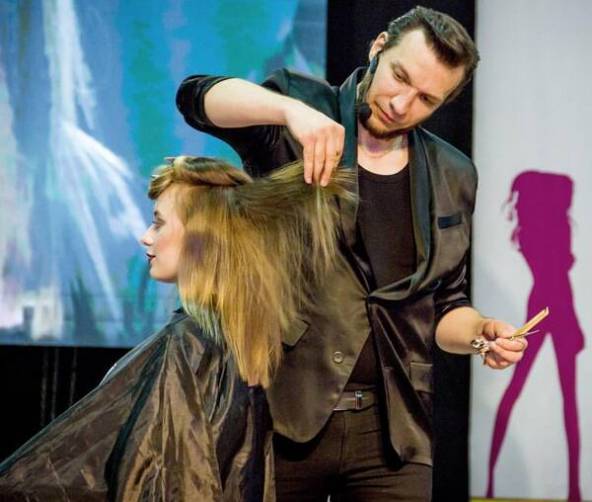 Брянский стилист Тигров победил на чемпионате мира по парикмахерскому искусству
