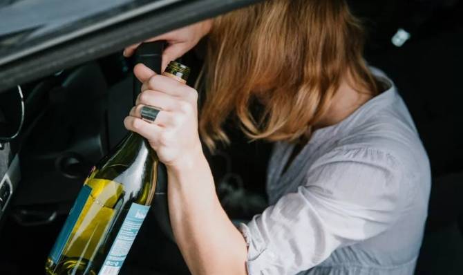 В Клинцах у 57-летней любительницы пьяной езды отобрали машину
