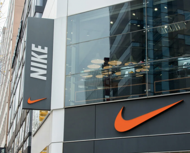 Компания Nike приостановила онлайн-продажи в России