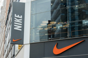 Компания Nike приостановила онлайн-продажи в России