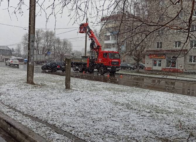 В Брянске на улице Шолохова повесили дорожную камеру