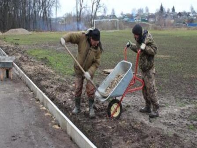 В Мглине строят стадион за 2 миллиона рублей