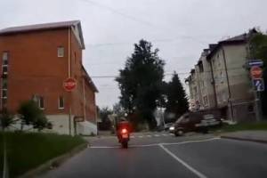 В Брянске мотоциклиста наказали за остановку в неположенном месте
