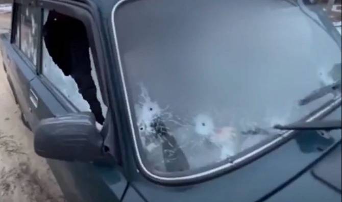 ФСБ показала видео с расстрелянными диверсантами автомобилями в Климовском районе