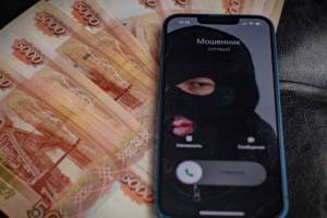 Вместо получения компенсации за лекарство брянская пенсионерка лишилась полмиллиона рублей