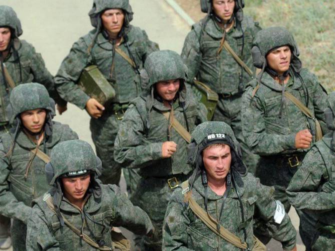 Брянские артиллеристы получили огнезащитные комплекты «Ковбой»