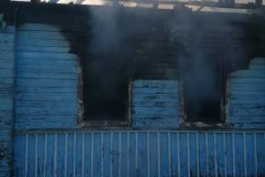 В Красной Горе сгорел дом: есть пострадавший