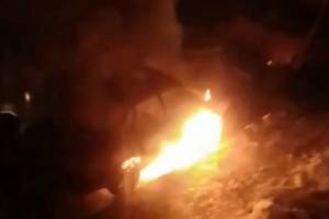 В Брянске на Новом Городке сняли на видео горящую легковушку