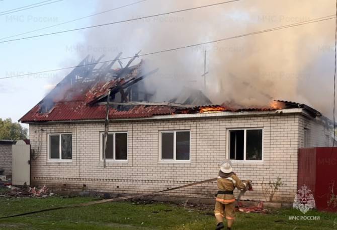 В селе Бережок Карачевского района сгорел жилой дом