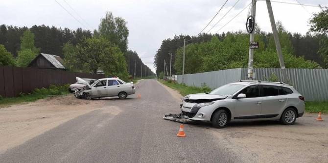 В массовом ДТП под Брянском пострадал 65-летний водитель