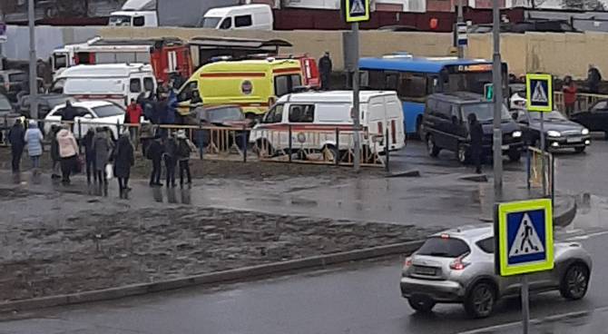 В массовом ДТП на улице Романа Брянского пострадал водитель BMW