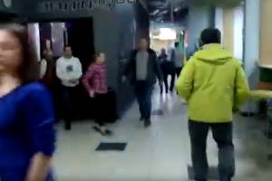 Опубликовано видео эвакуации из брянского ТРЦ «Мельница»